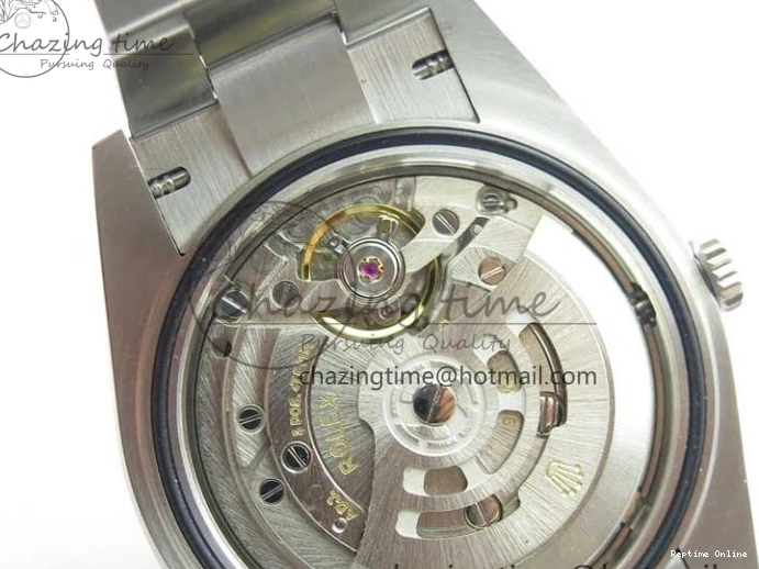 1226 Casual Oyster Perpetual 41mm 124300 EWF Best Edition Red Dial on SS Bracelet A 2856